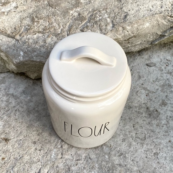 Rae Dunn FLOUR Large Letter 2018 Canister - Picture 13 of 14